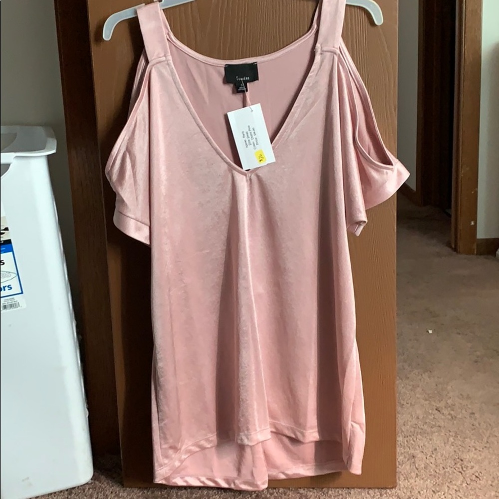🍁 Lumiere Rose Pink cut out shoulder top